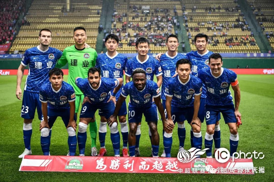 ميلان ويوفنتوس مباشرمواجهة كلاسيكو إيطالي بامتياز