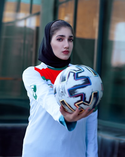 جراديشار لاعب الأهلي ويكيبيديامسيرة نجم كروي متألق